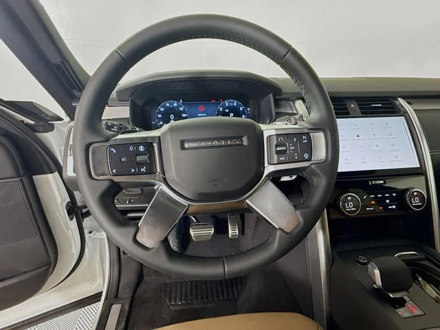 New 2026 Fuji White Land Rover Dynamic SE image 12