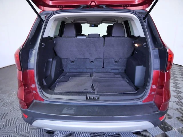 Used 2019 Red Ford SE image 10
