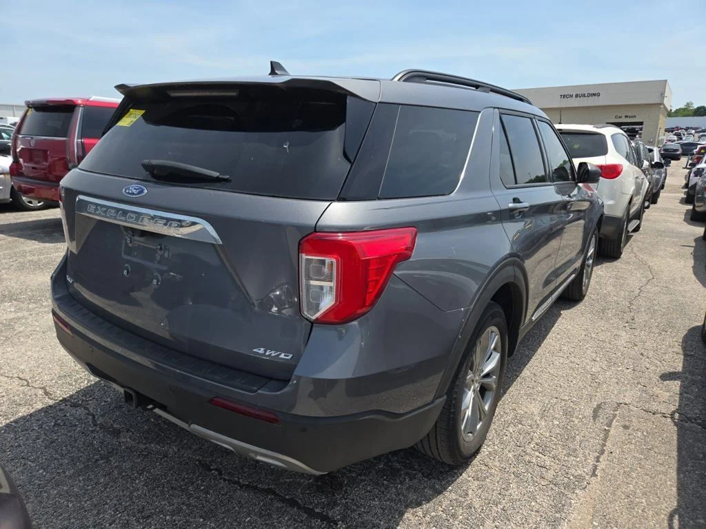 Used 2022 Gray Ford XLT image 2