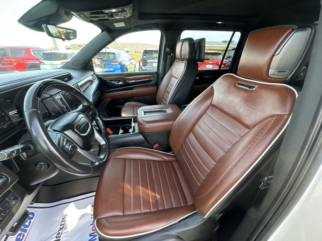 Used 2023 White GMC Denali Ultimate image 11