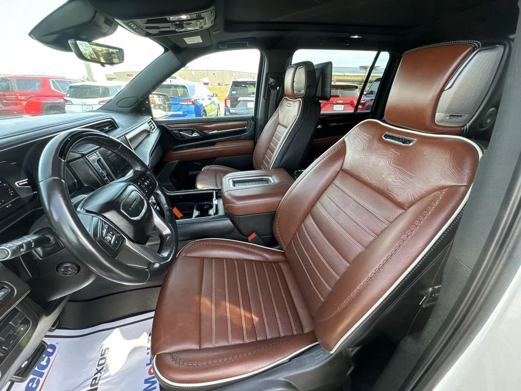 Used 2023 White GMC Denali Ultimate image 11