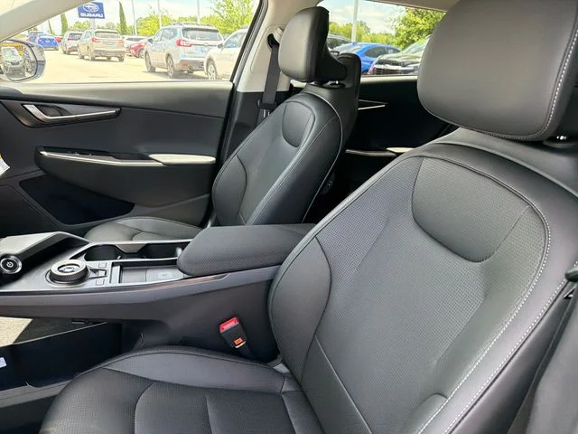 New 2026 Glacial White Pearl Kia WIND image 19