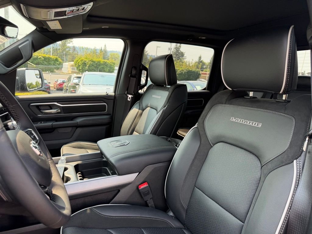 New 2026 Granite Crystal Metallic Clear-Coat Exterior Paint RAM Laramie image 15