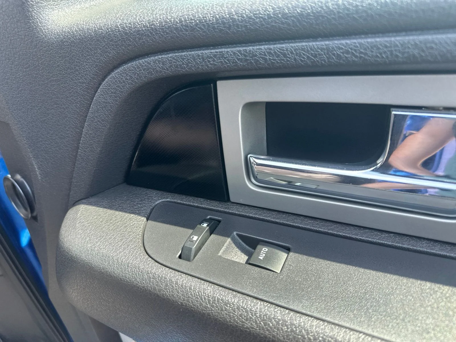 Used 2012 Blue Ford XL image 34