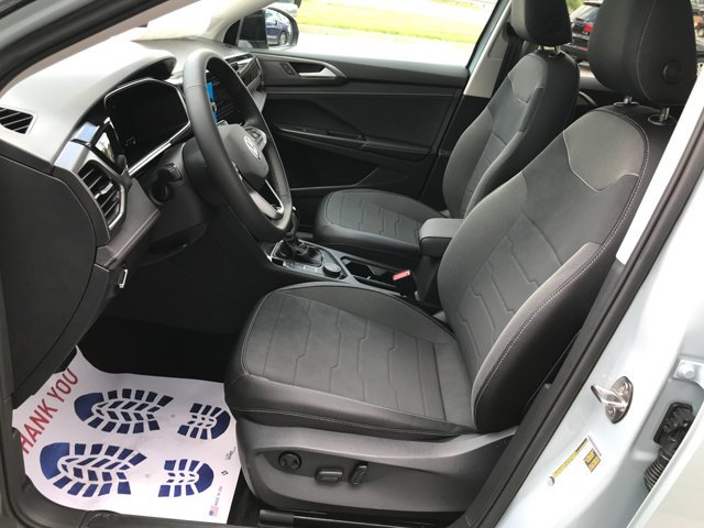 New 2026 Monument Gray w/Deep Black Roof Volkswagen SE Black image 26