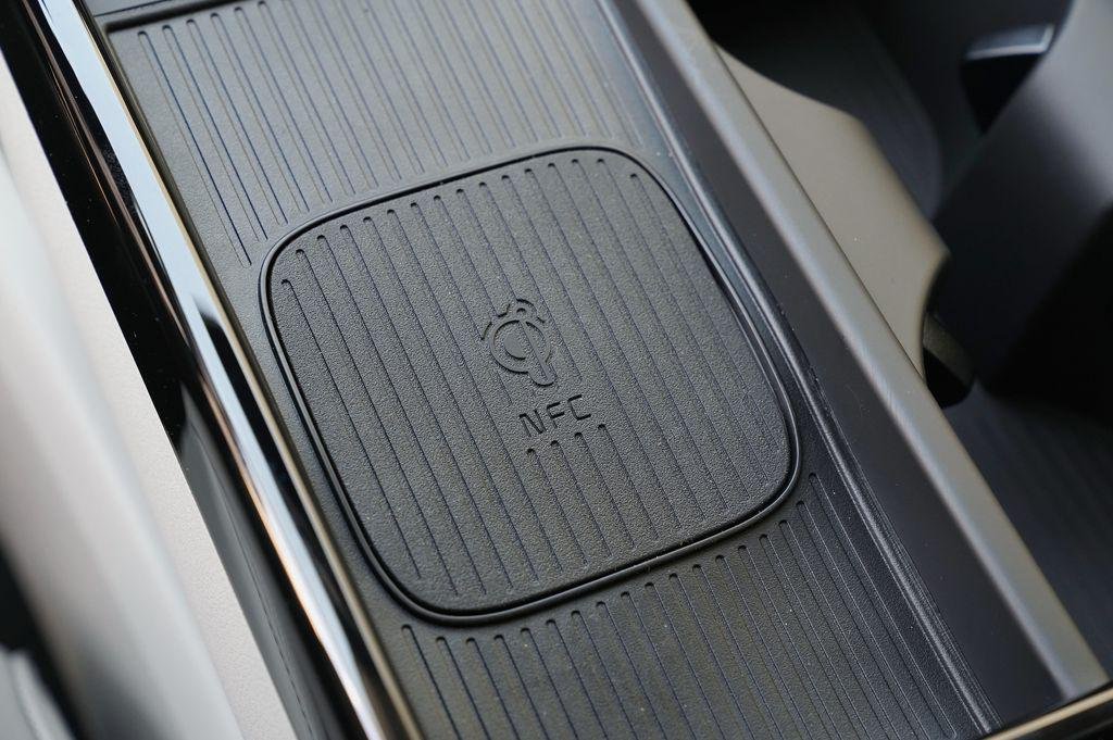 New 2026 Phantom Black Hyundai Limited image 27