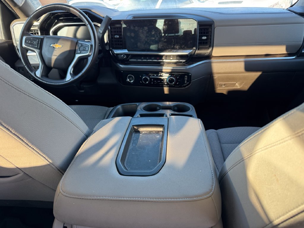 Used 2022 White Chevrolet LT image 19