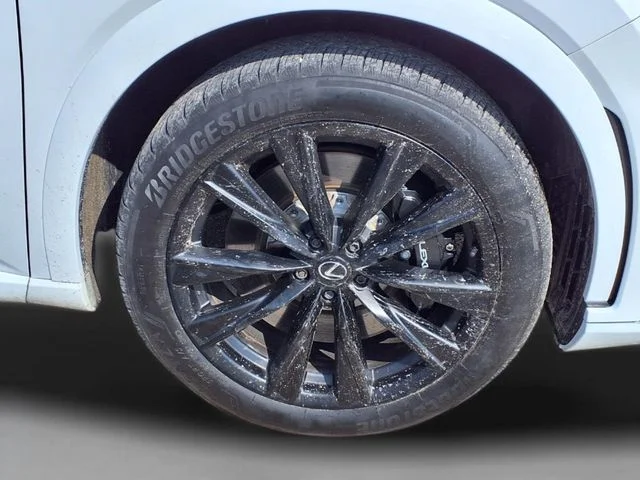 Used 2024 White Lexus 500h F SPORT Performance image 10