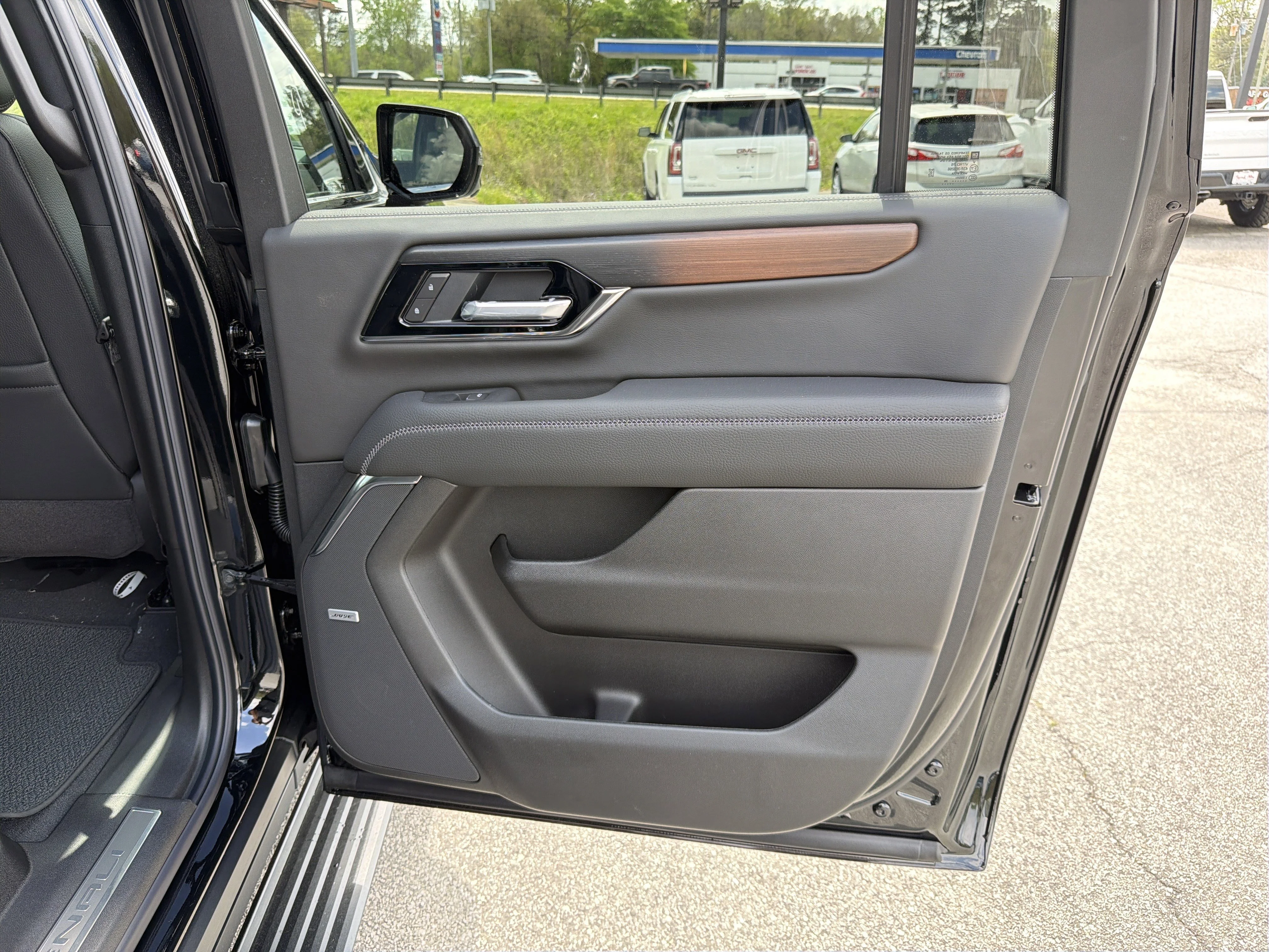 2026 GMC Yukon XL Denali - Photo 19