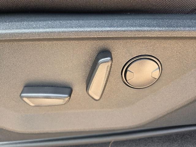 New 2026 Carbonized Gray Metallic Ford XLT image 43