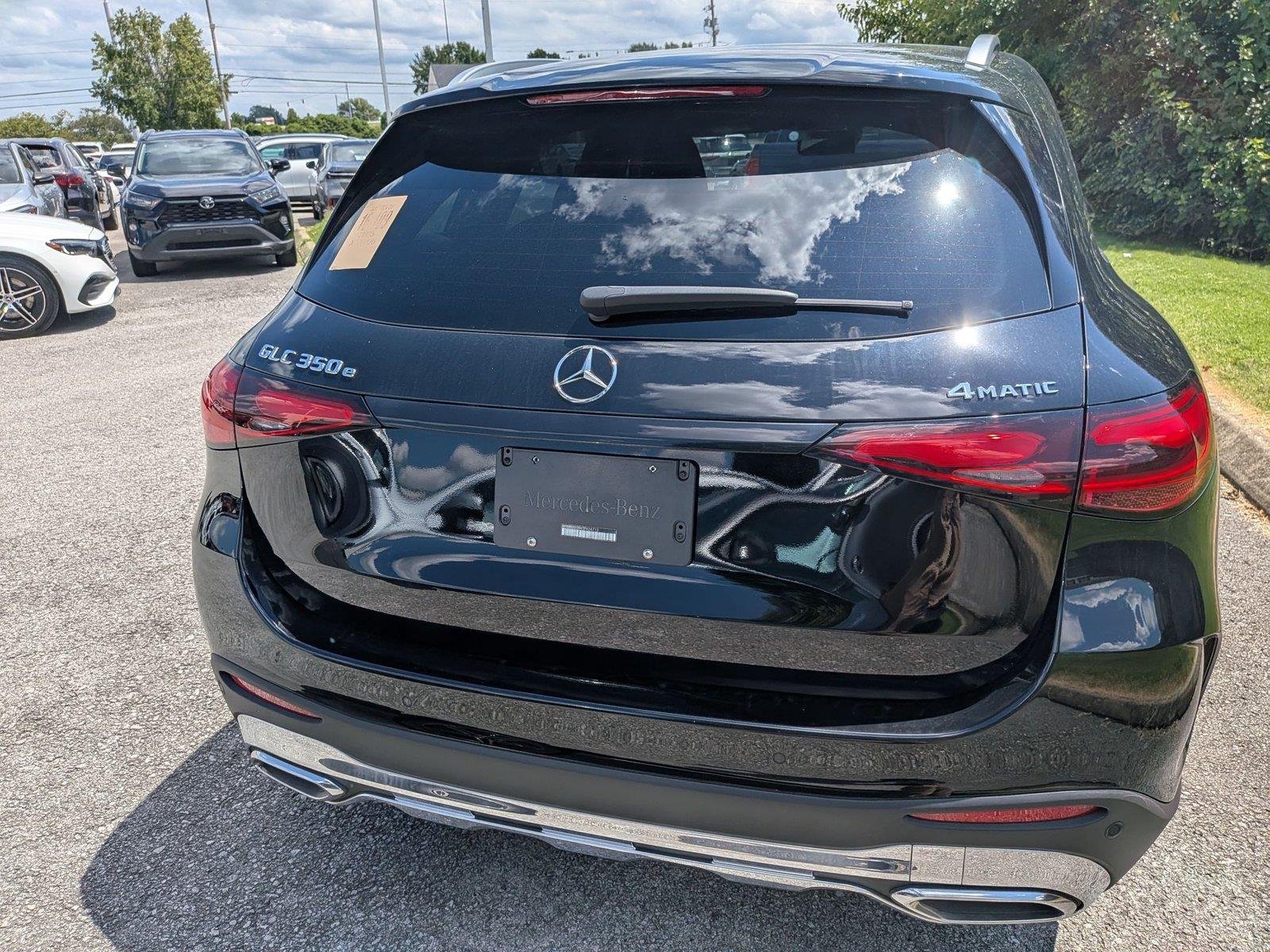 Used 2025 Black Mercedes-Benz GLC 350e image 4
