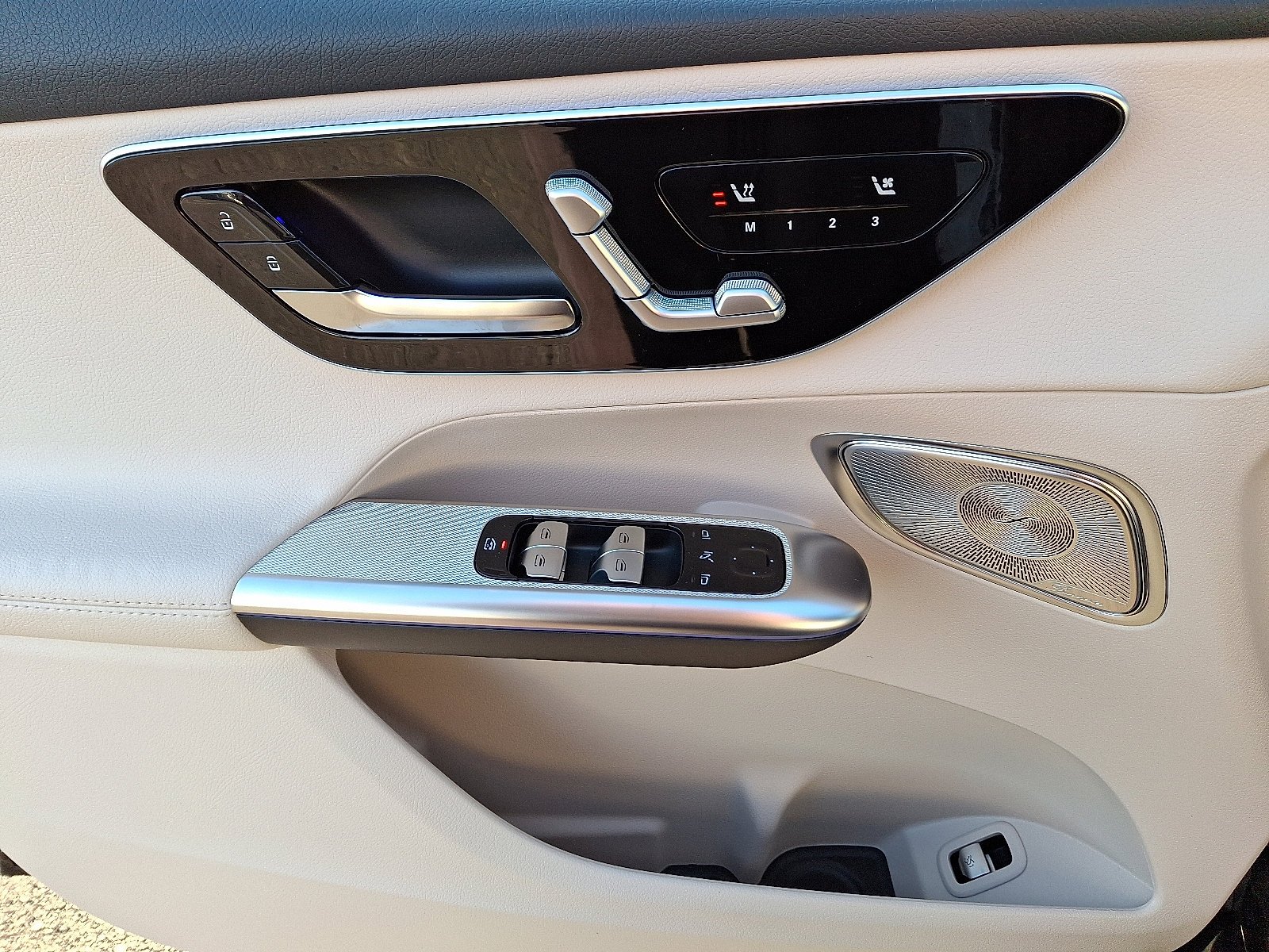 2026 Mercedes-Benz GLC Base - Photo 7