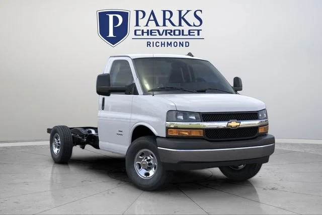 New 2025 Summit White Chevrolet 1WT image 1