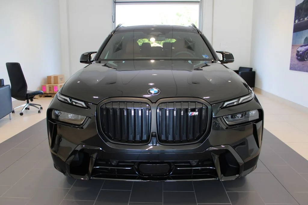 New 2027 Black Sapphire Metallic BMW M60i image 12