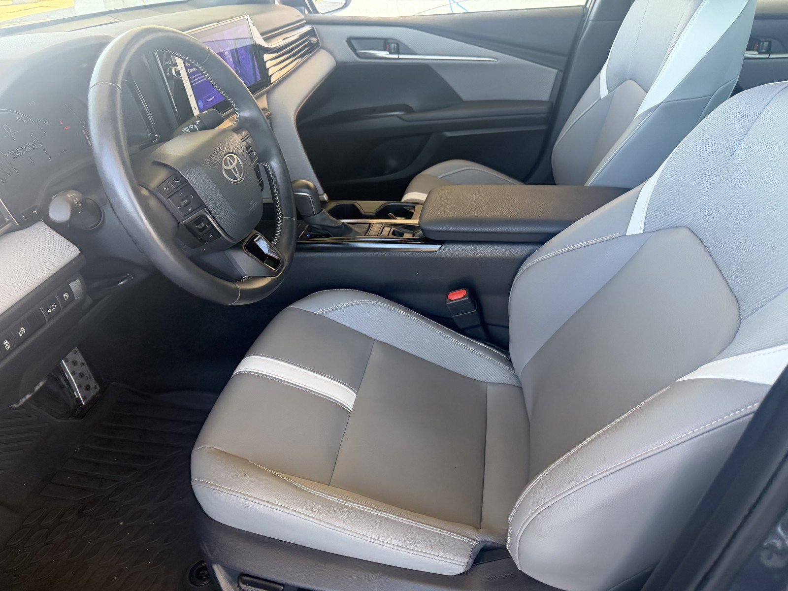 Used 2025 Underground Toyota SE image 19