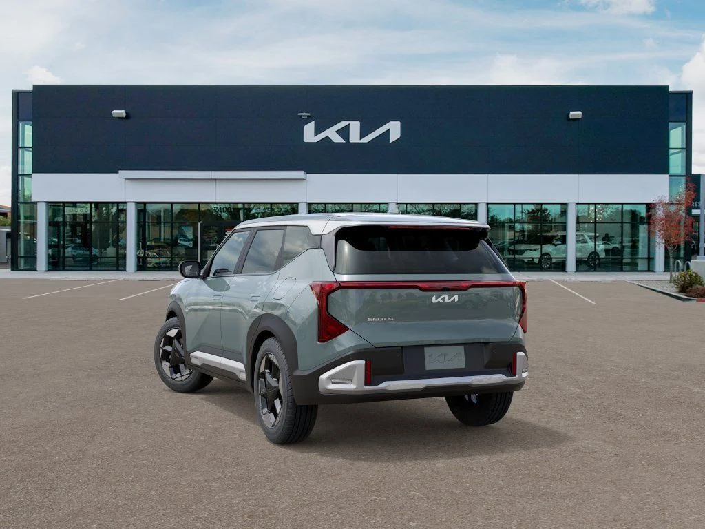New 2027 Green Kia S image 4