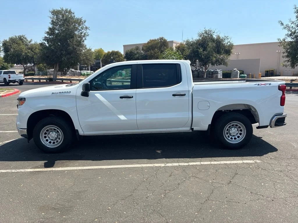 New 2026 Summit White Chevrolet WT image 6