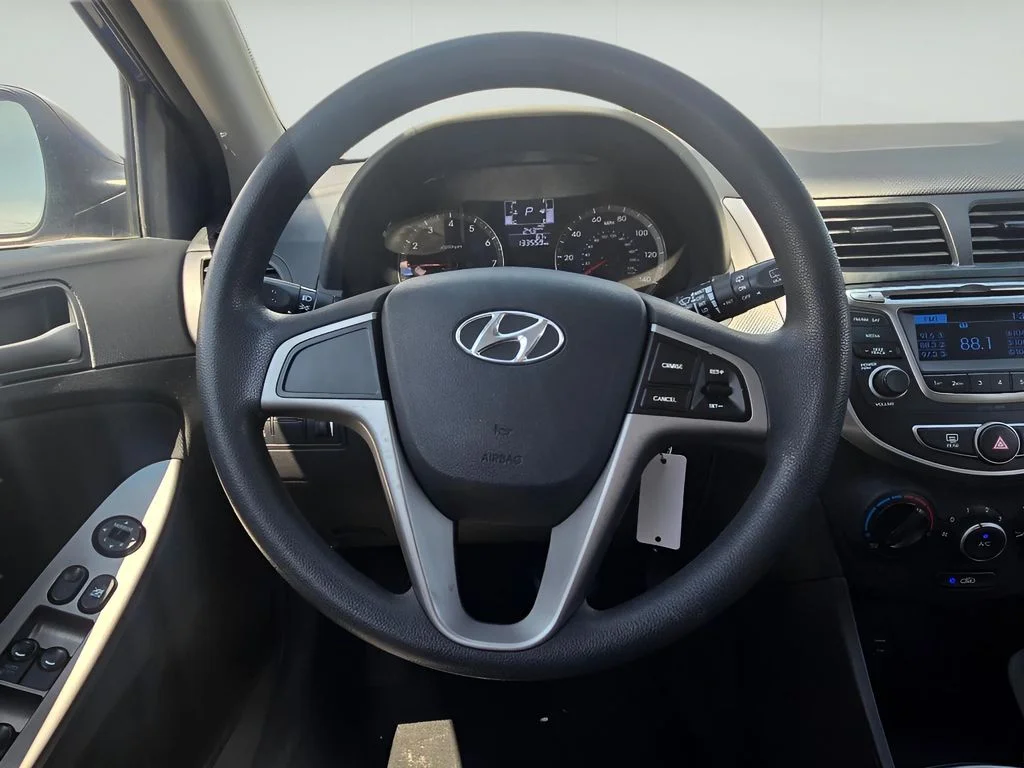 Used 2017 Pacific Blue Pearl Hyundai SE image 12