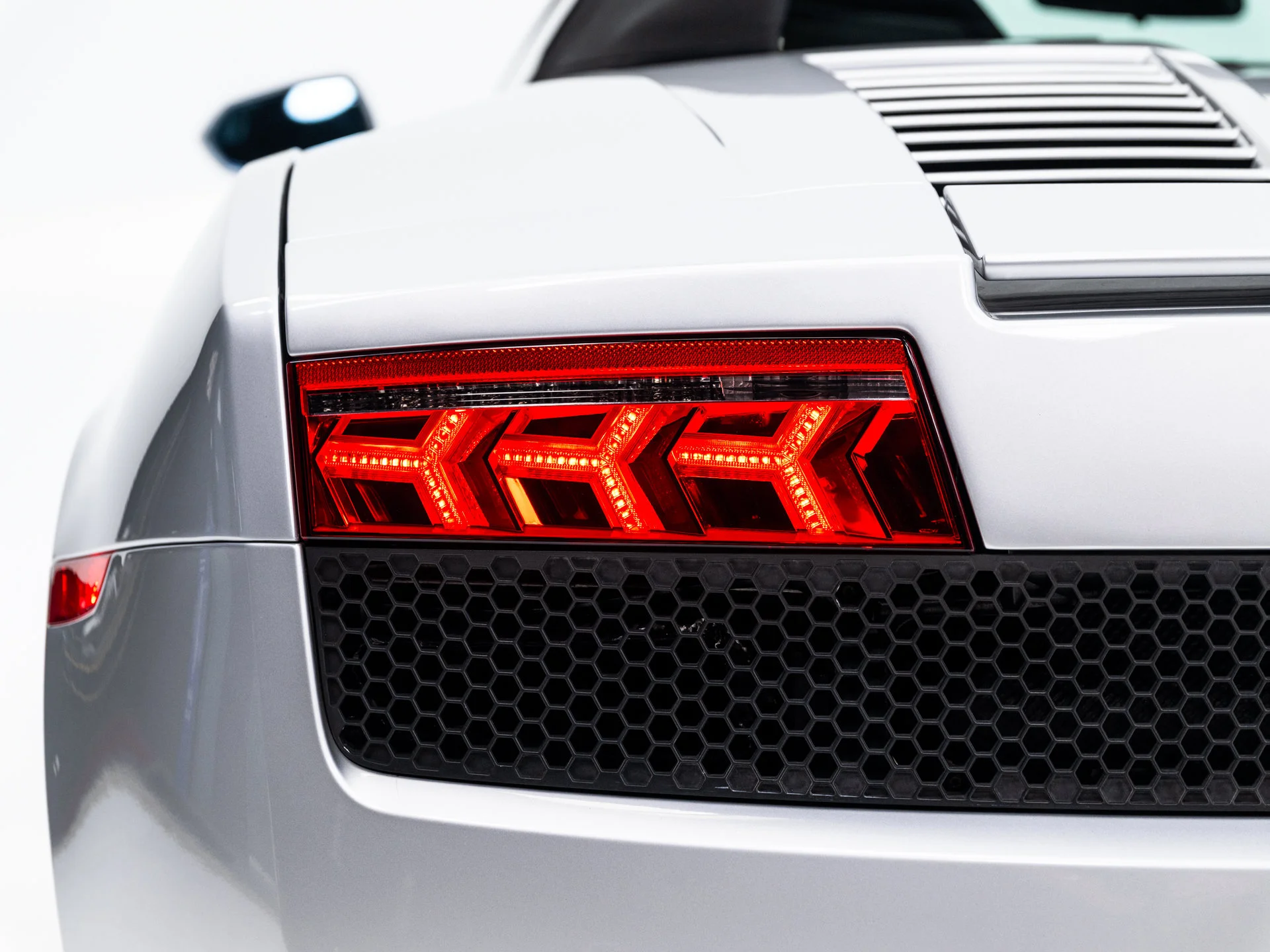 Used 2011 Grigio Thalasso Metallic Lamborghini LP560-4 image 40