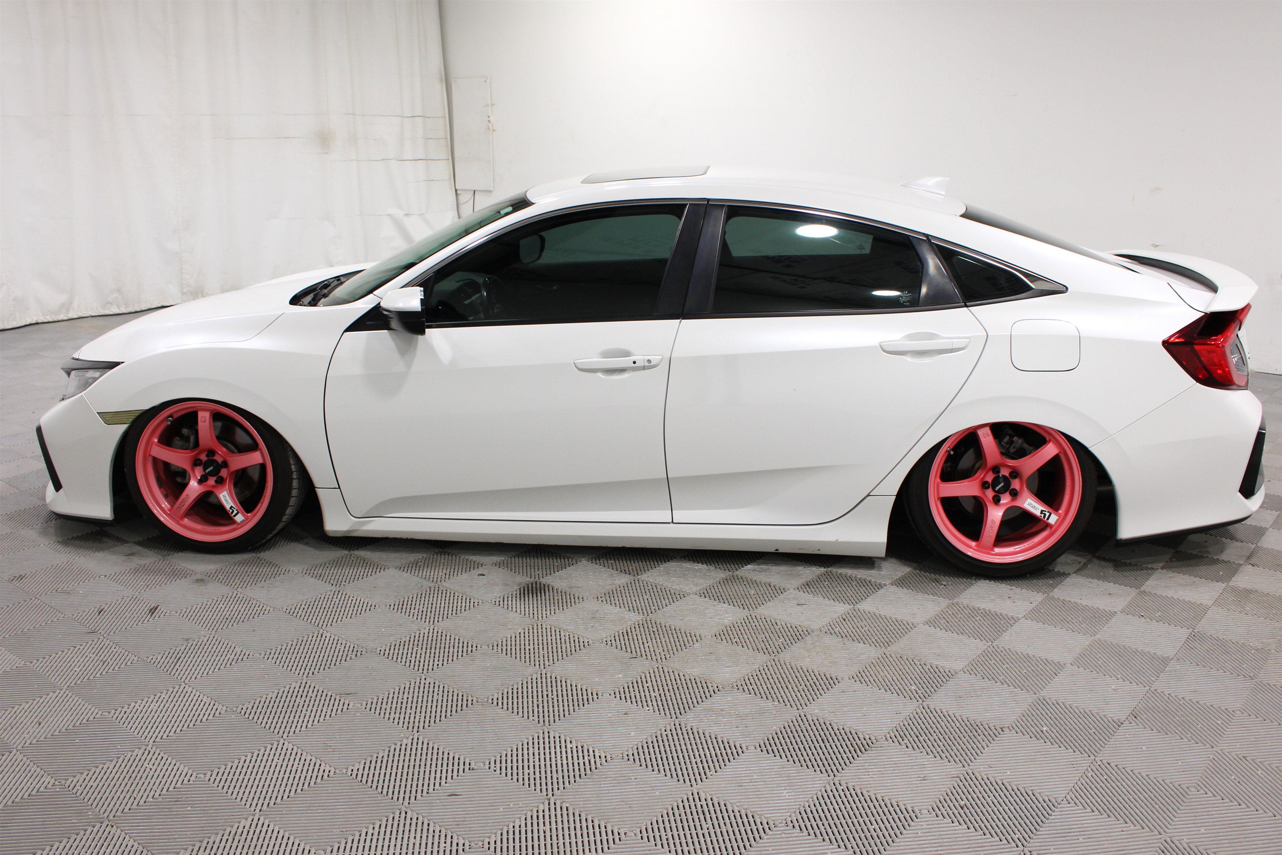 Used 2020 Platinum White Pearl Honda  image 30