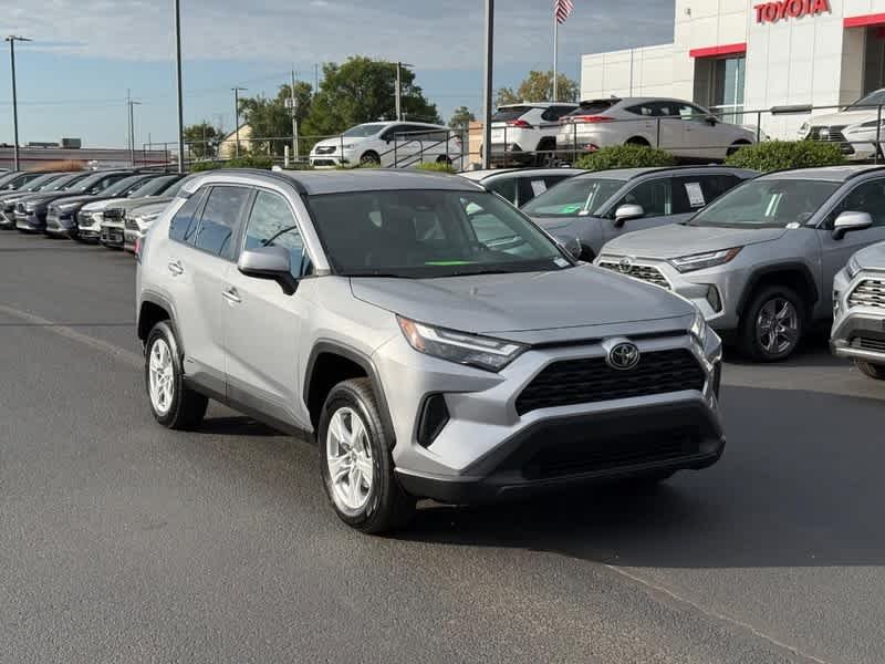 2025 Toyota RAV4 Hybrid XLE