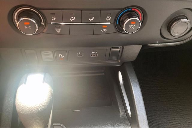 Used 2025 Gray Nissan SV image 29