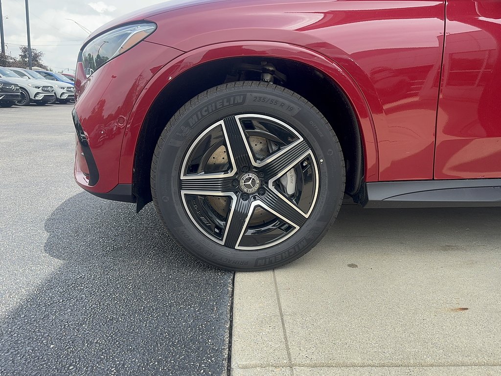 New 2026 MANUFAKTUR Patagonia Red Metallic Mercedes-Benz AWD GLC 300 4MATIC® 4dr SUV image 7