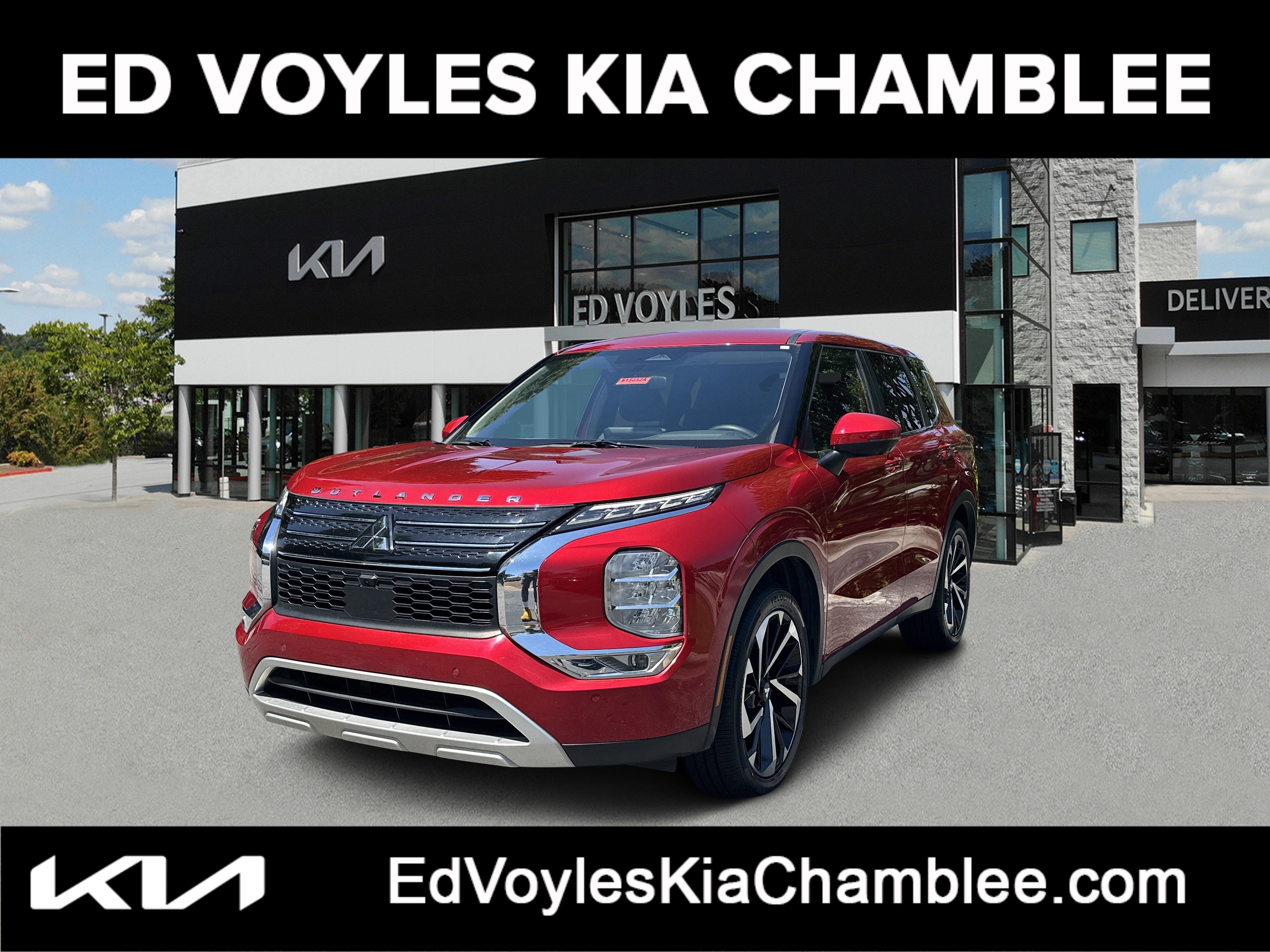 2023 Mitsubishi Outlander SE 2WD's photo