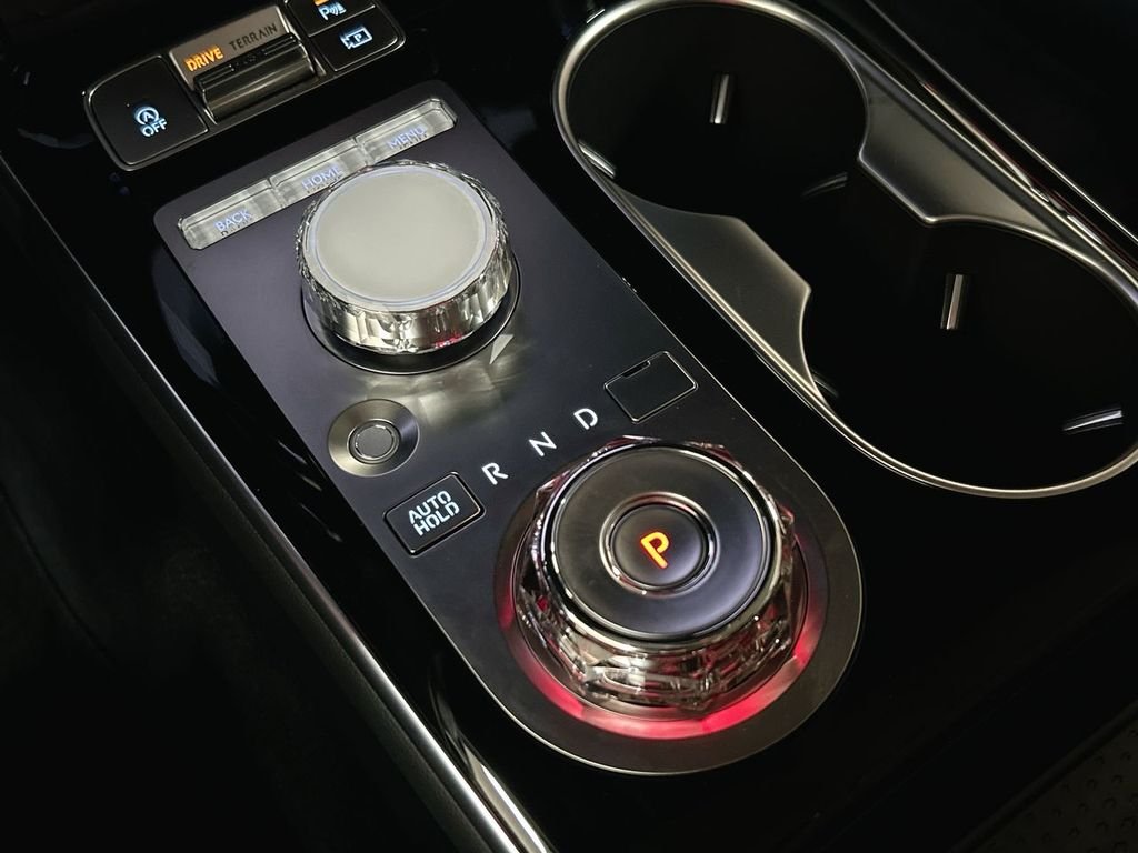 2026 GENESIS GV70 Standard - Photo 25