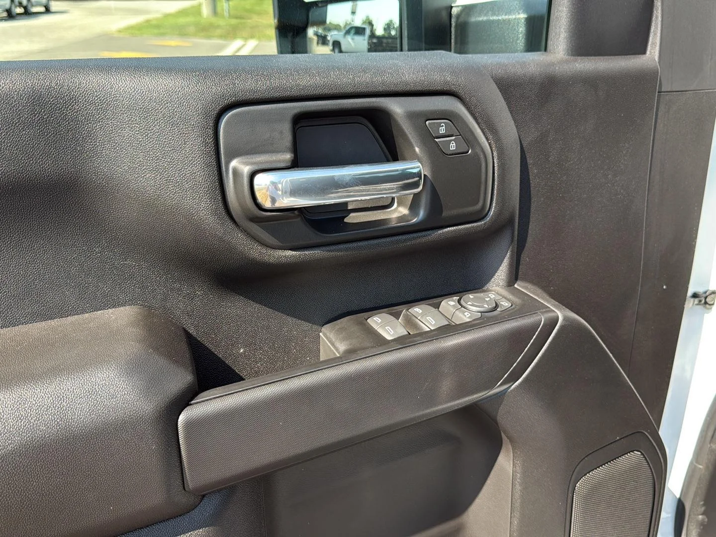 New 2026 Summit White Chevrolet Work Truck image 25