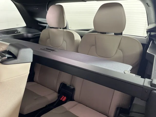 2025 Volvo XC90 Core - Photo 40