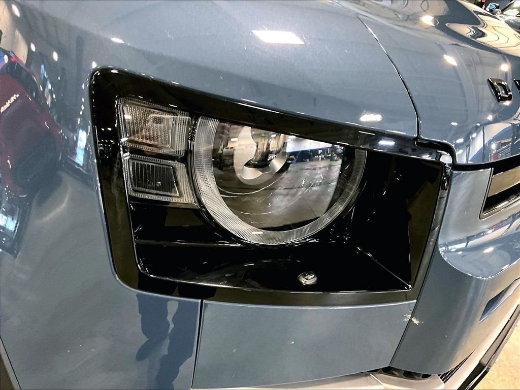 Used 2025 Blue Land Rover S image 34