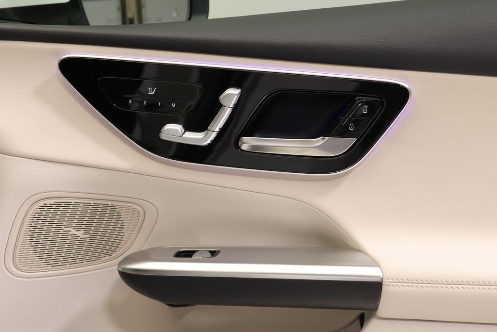 Certified Used 2026 Polar White Mercedes-Benz GLC 300 image 45