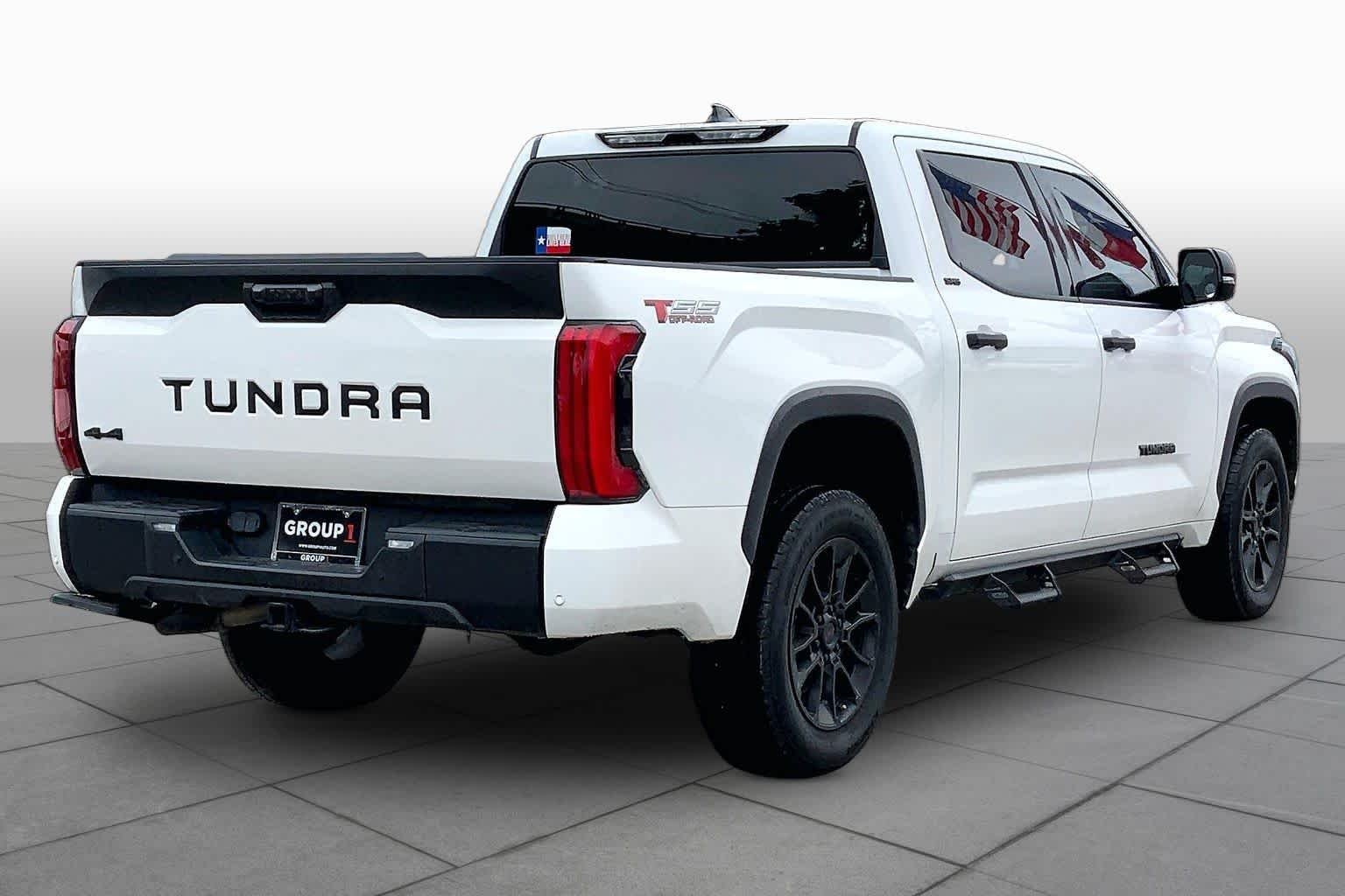Used 2023 Ice Cap Toyota SR5 image 13