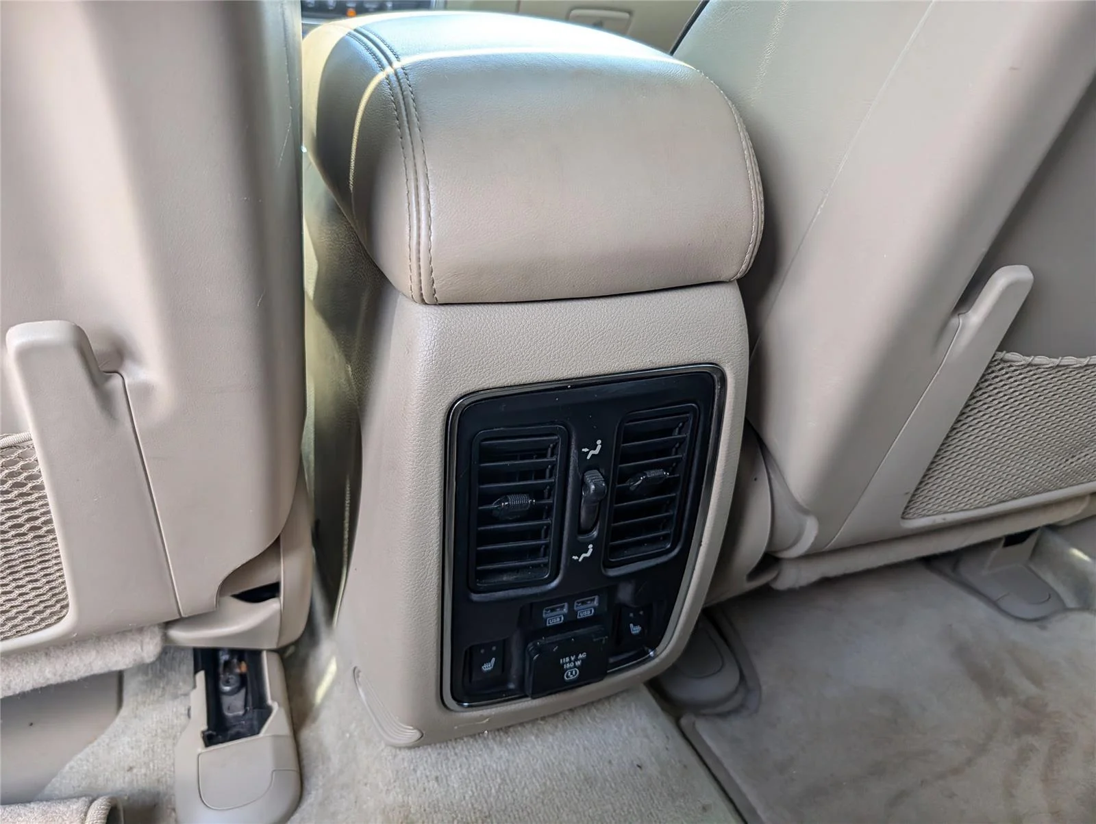 Used 2017 Diamond Black Crystal Pearlcoat Jeep Overland image 29