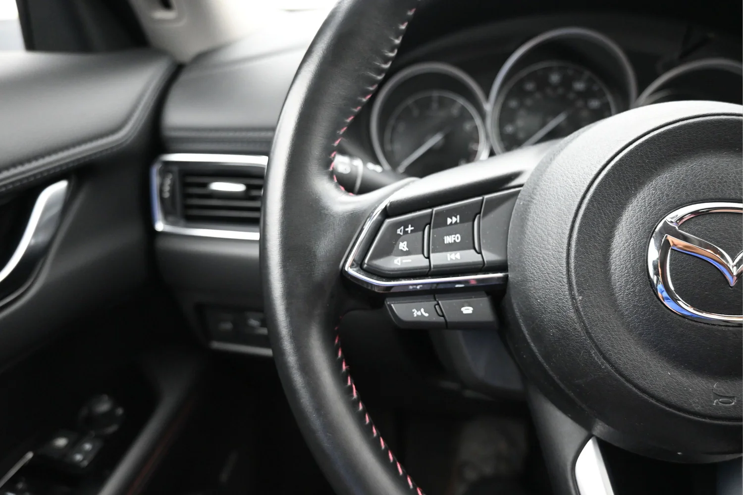 Used 2023 Gray Mazda 2.5 S Carbon Edition image 28