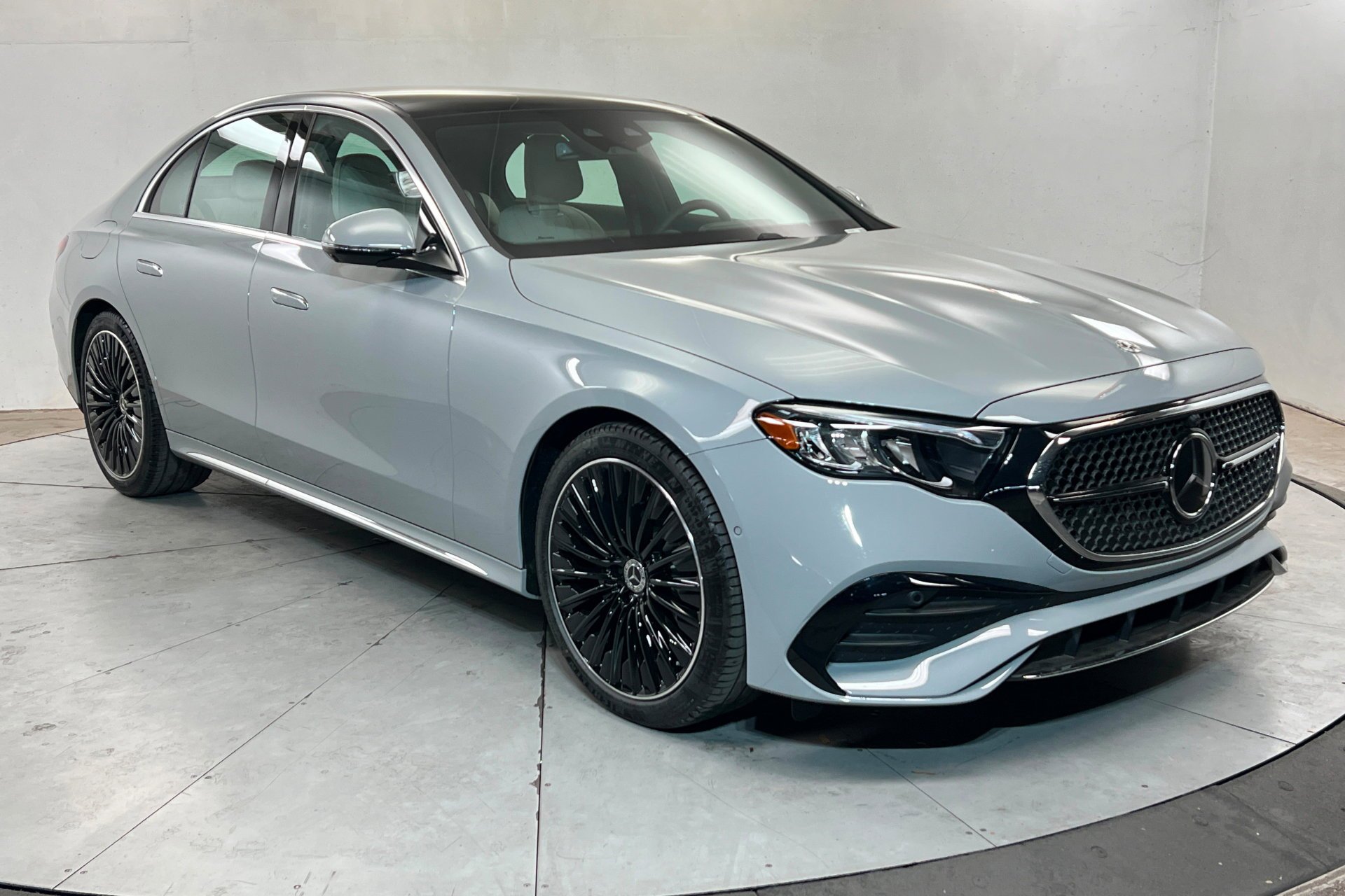 New 2026 MANUFAKTUR Alpine Grey Mercedes-Benz E 350 image 8