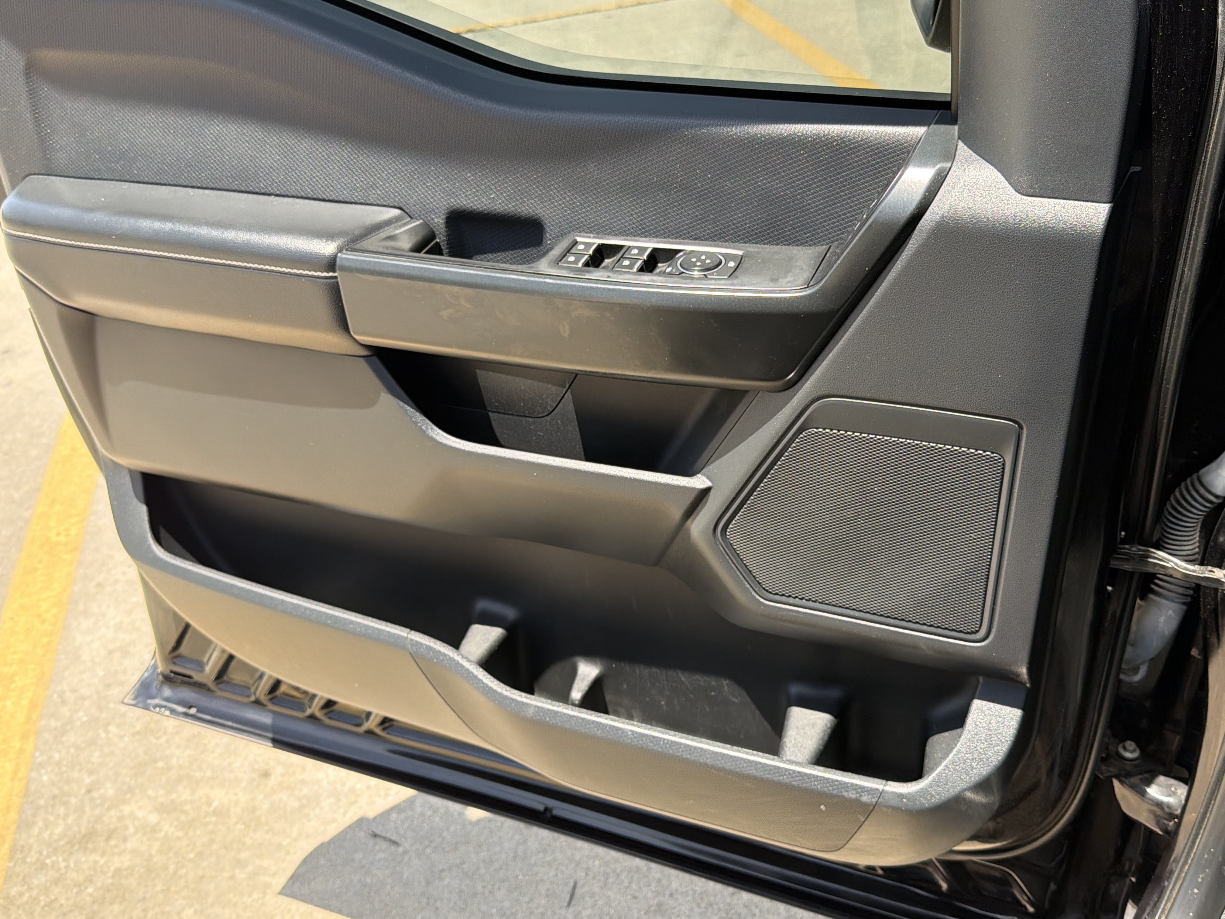 Used 2023 Black Ford Lariat image 28