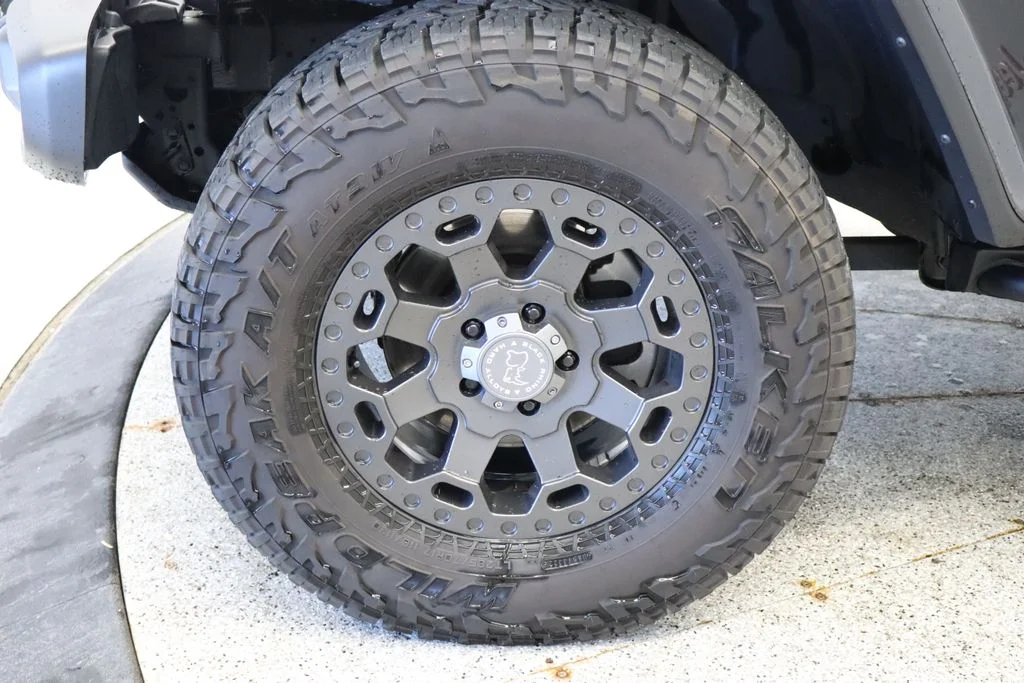 Used 2023 Gray Jeep Rubicon image 14