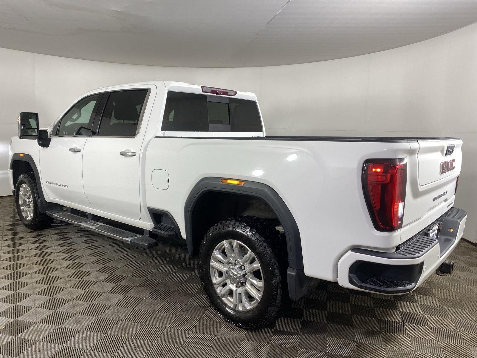 Used 2021 Summit White GMC Denali image 7