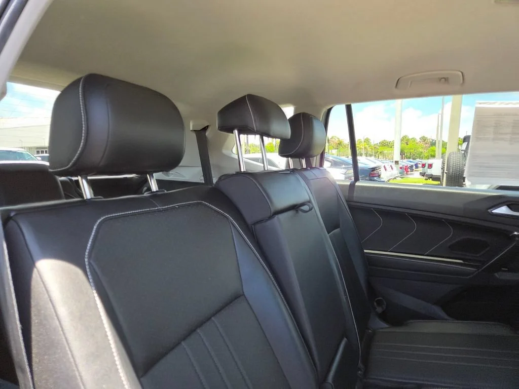 Used 2023 Silver Metallic Volkswagen SE image 19