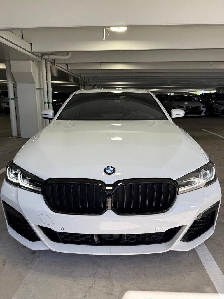 Used 2023 Alpine White BMW M550i xDrive image 2