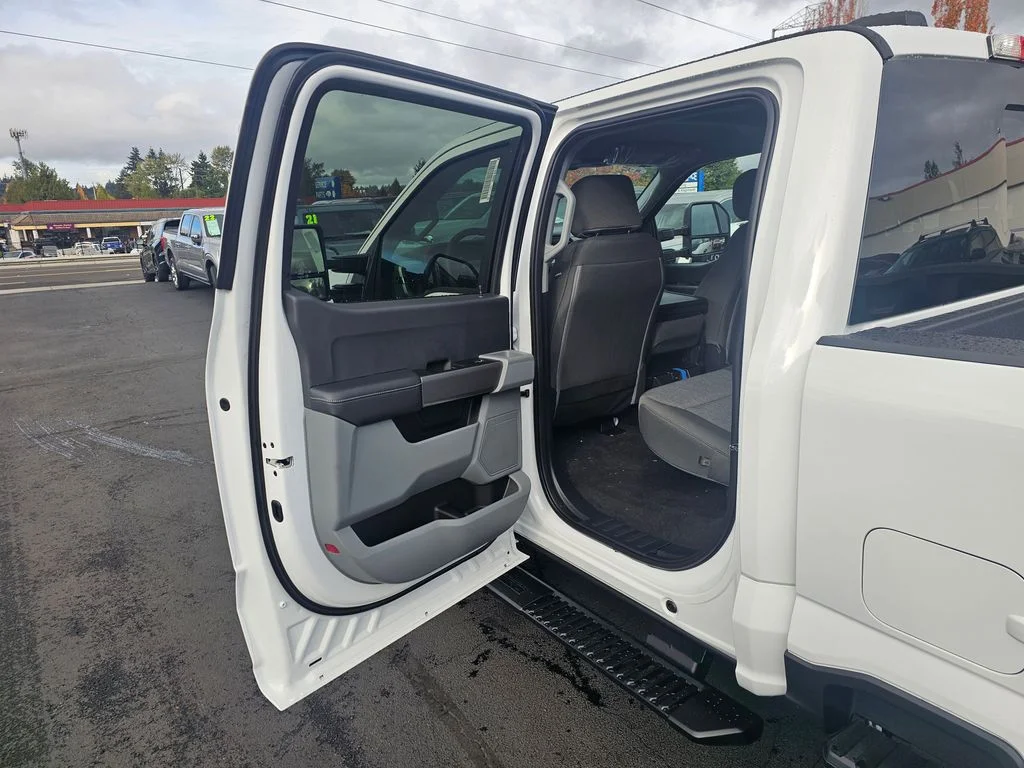 New 2026 Oxford White Ford F-350® XL image 17
