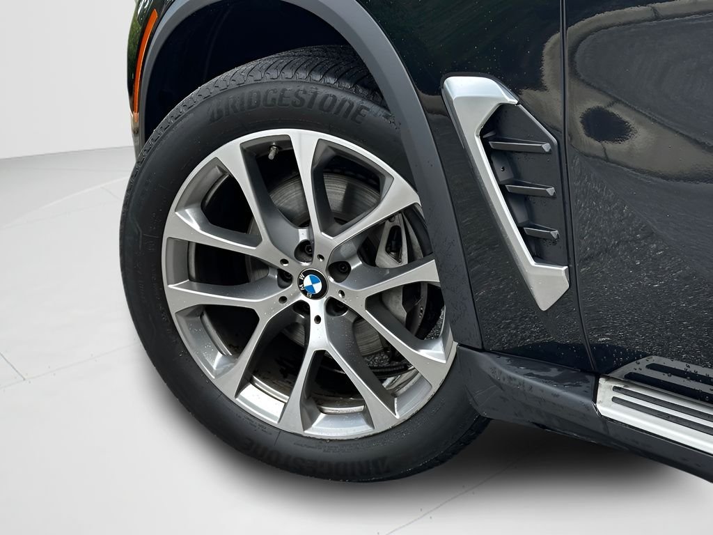 Used 2026 Black BMW xDrive40i image 26