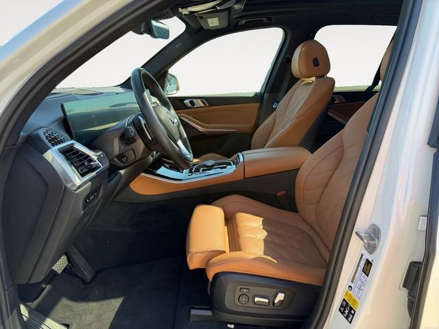 Used 2024 White BMW xDrive40i image 9