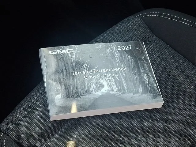 New 2027 Summit White GMC Elevation image 20