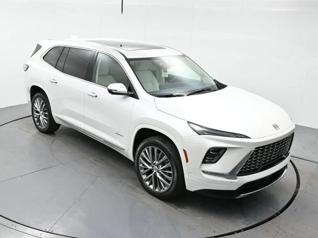 Used 2025 White Frost Tricoat Buick Avenir image 34