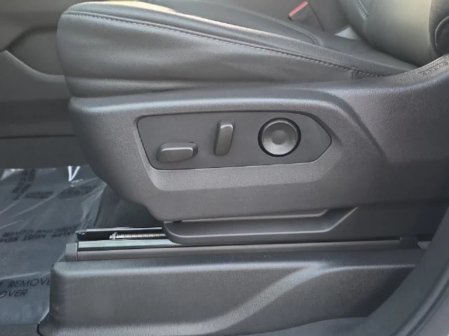 Used 2026 White Chevrolet LT image 31