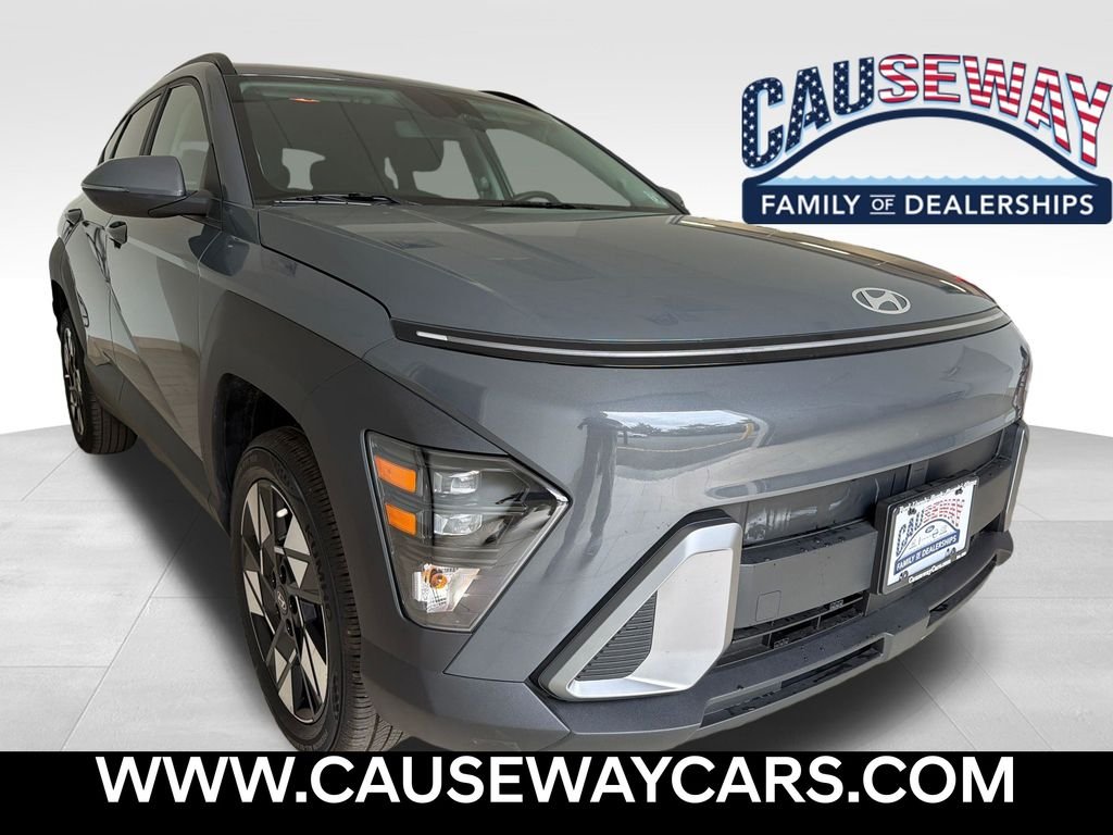 Used 2025 Gray Hyundai SEL image 1