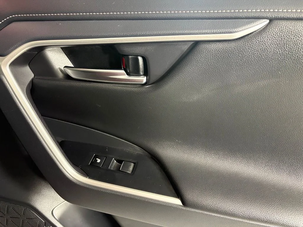 2019 Toyota RAV4 Limited - Photo 15